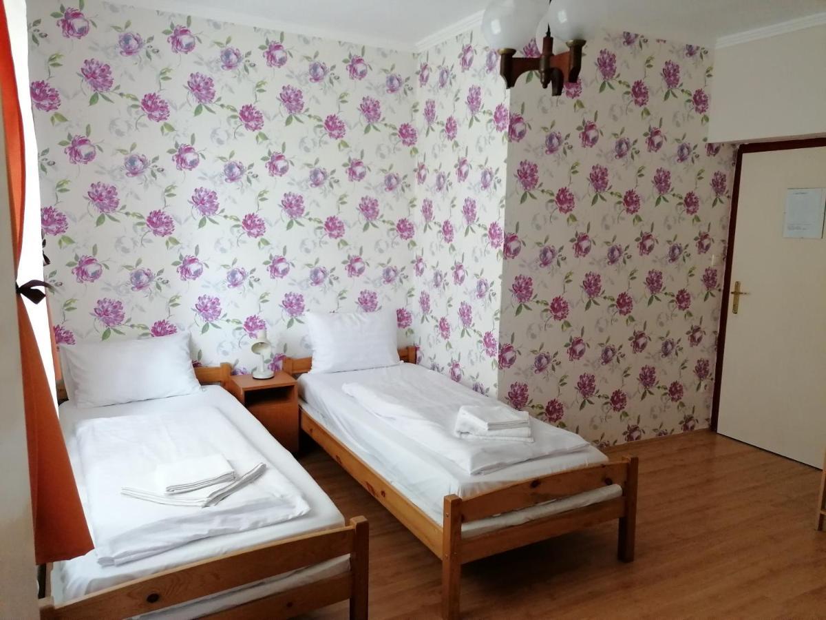 Hullam Panzio Bed & Breakfast Hajdúszoboszló Eksteriør bilde
