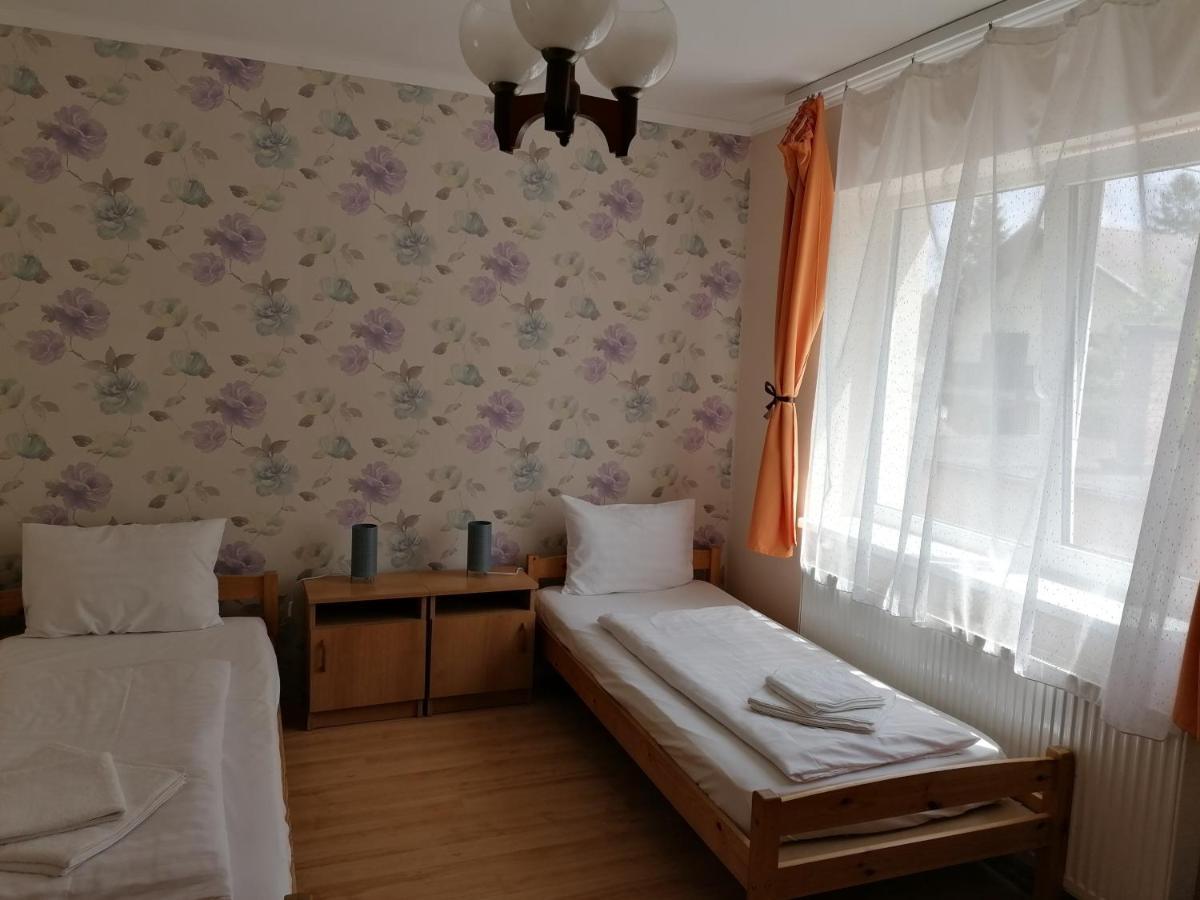 Hullam Panzio Bed & Breakfast Hajdúszoboszló Eksteriør bilde