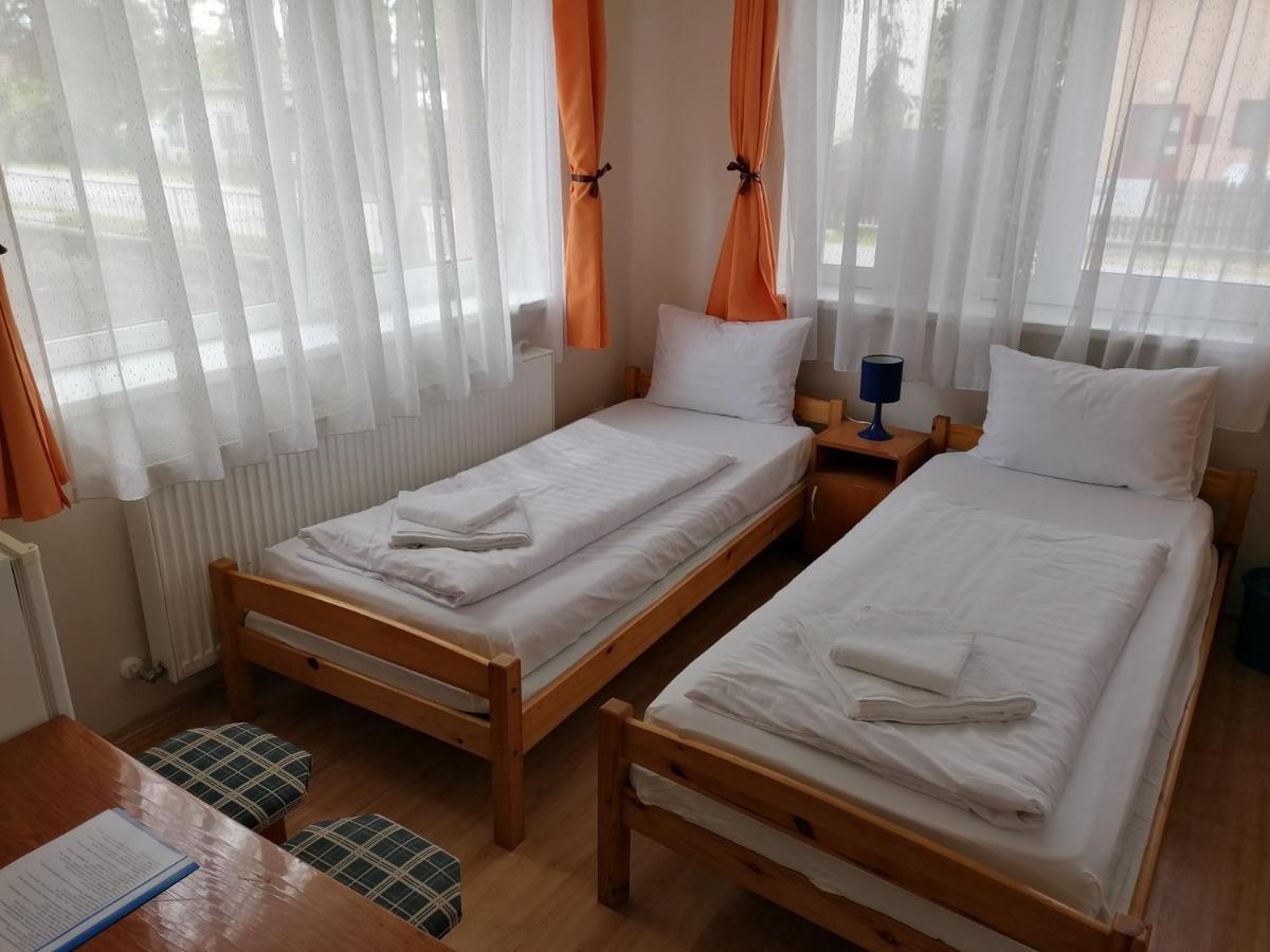 Hullam Panzio Bed & Breakfast Hajdúszoboszló Eksteriør bilde